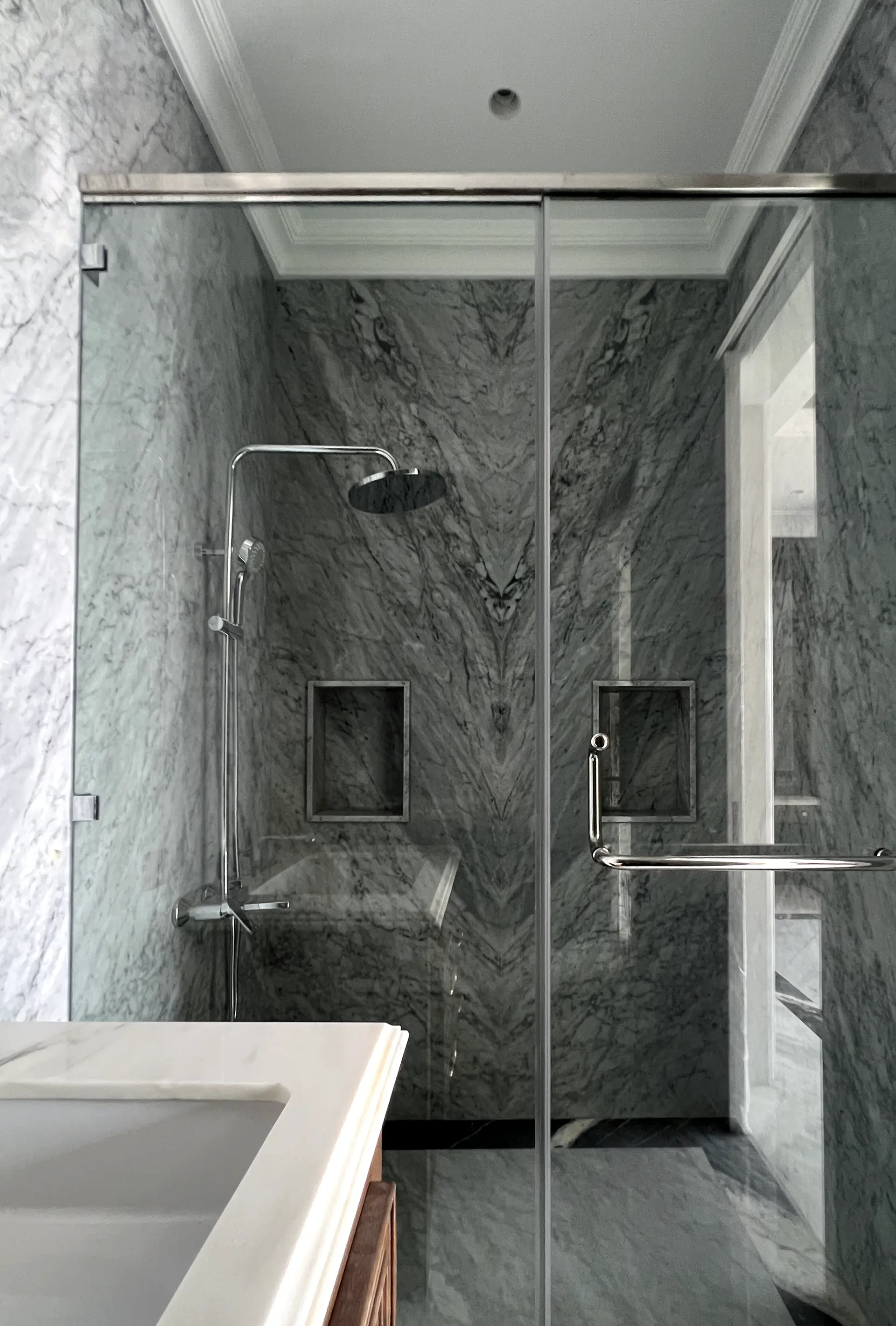 Tempered Glass Bathroom Partition